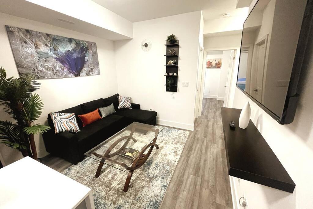 Exquisite, Bright & Modern Condo. 尼亚加拉瀑布城 外观 照片